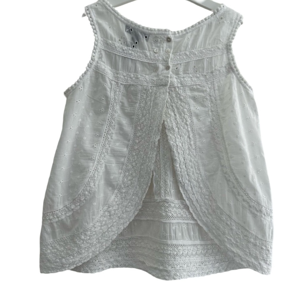 AQUA Women’s White Cotton EMBROIDERED TOP
With open back XS